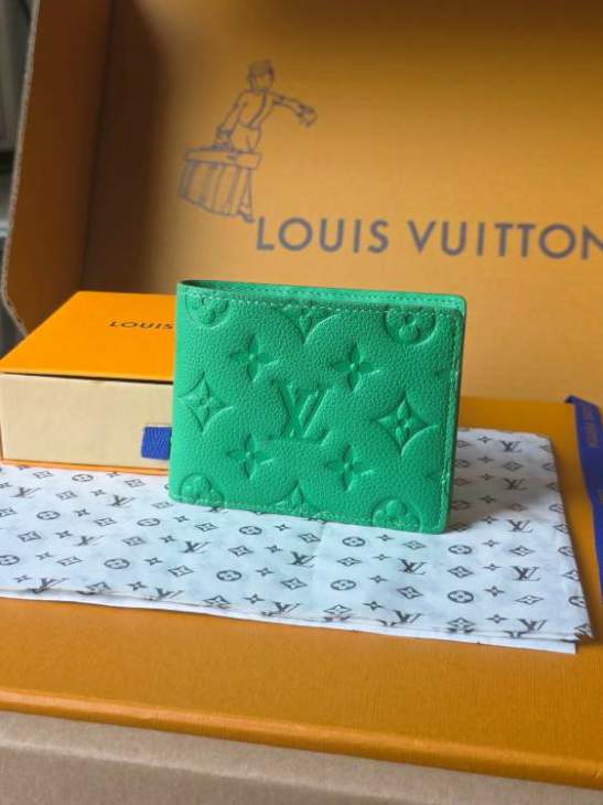 Picture of Louis Vuitton Wallets _SKUfw220044523fw